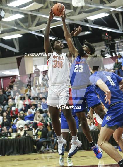 Thumbnail 1 in Bishop Gorman vs. Oak Hill Academy (Spalding Hoophall Classic) photogallery.