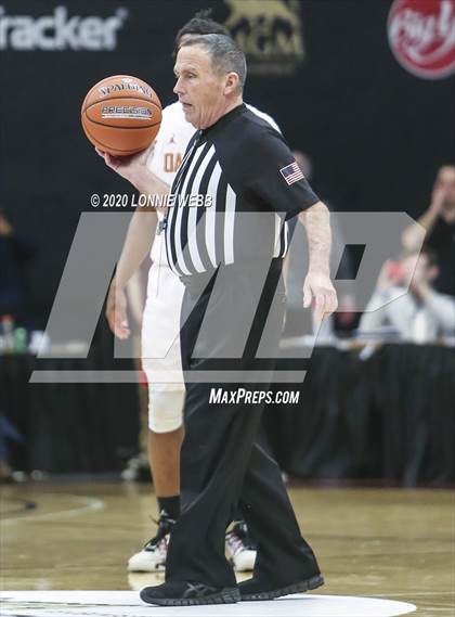 Thumbnail 2 in Bishop Gorman vs. Oak Hill Academy (Spalding Hoophall Classic) photogallery.