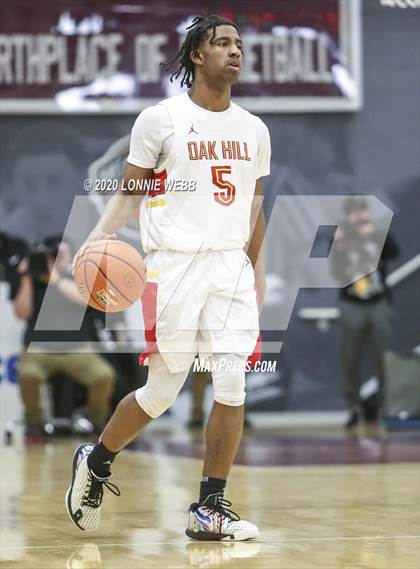 Thumbnail 1 in Bishop Gorman vs. Oak Hill Academy (Spalding Hoophall Classic) photogallery.