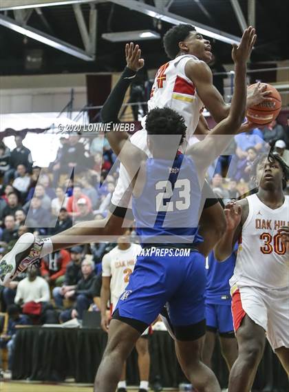 Thumbnail 3 in Bishop Gorman vs. Oak Hill Academy (Spalding Hoophall Classic) photogallery.