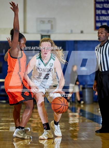 Thumbnail 1 in Ponderosa vs. Roseville (Jan Vitell Tournament) photogallery.