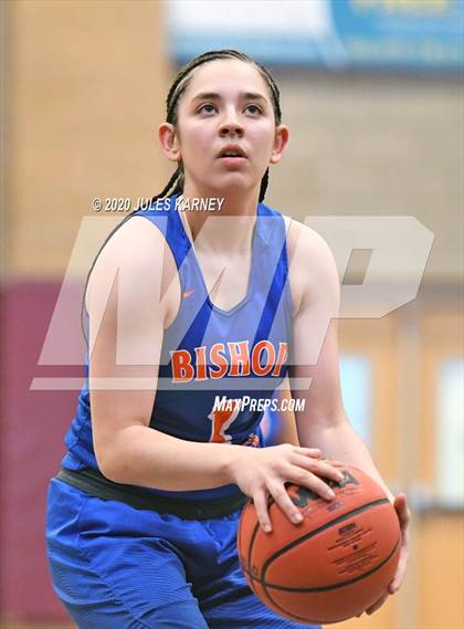 Thumbnail 3 in Desert Oasis vs Bishop Gorman (NIAA 4A Semifinal) photogallery.