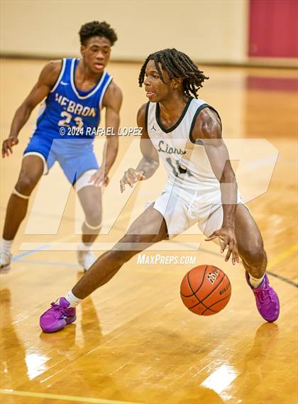 Thumbnail 1 in Randle vs. Hebron (McDonald's Texas Invitational) photogallery.