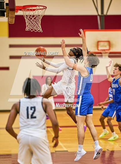 Thumbnail 2 in Randle vs. Hebron (McDonald's Texas Invitational) photogallery.