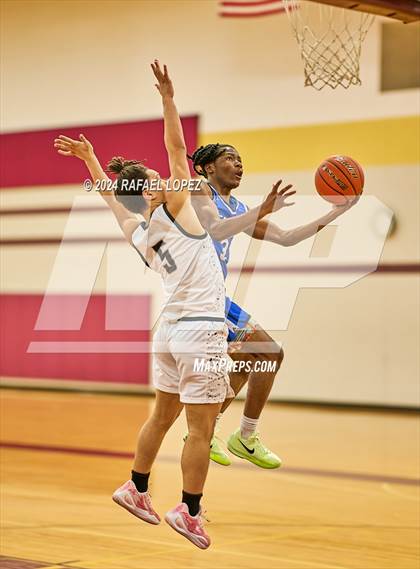 Thumbnail 1 in Randle vs. Hebron (McDonald's Texas Invitational) photogallery.