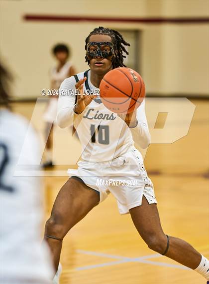 Thumbnail 1 in Randle vs. Hebron (McDonald's Texas Invitational) photogallery.