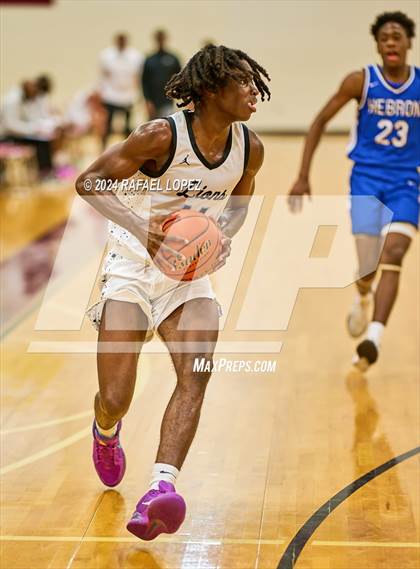 Thumbnail 1 in Randle vs. Hebron (McDonald's Texas Invitational) photogallery.