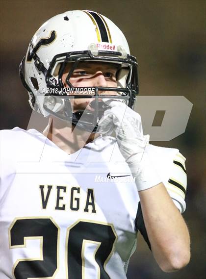 Thumbnail 2 in Stratford vs. Vega (UIL 2A Area Playoff) photogallery.
