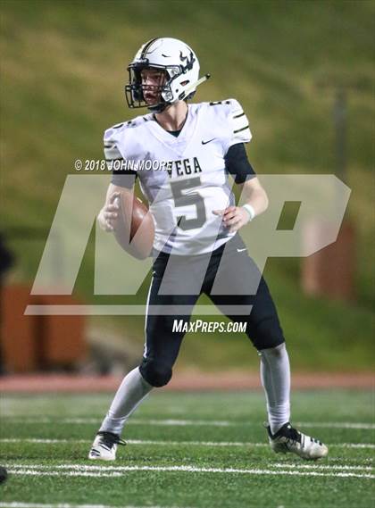 Thumbnail 1 in Stratford vs. Vega (UIL 2A Area Playoff) photogallery.
