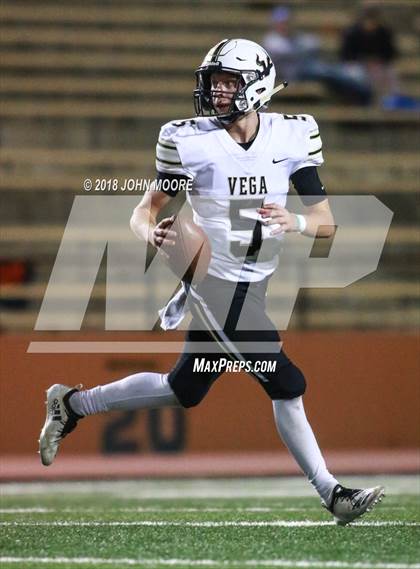 Thumbnail 3 in Stratford vs. Vega (UIL 2A Area Playoff) photogallery.