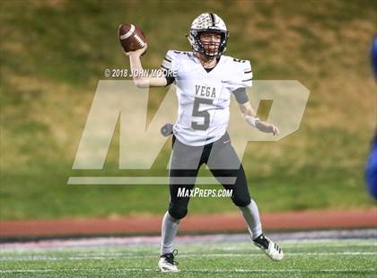 Thumbnail 2 in Stratford vs. Vega (UIL 2A Area Playoff) photogallery.