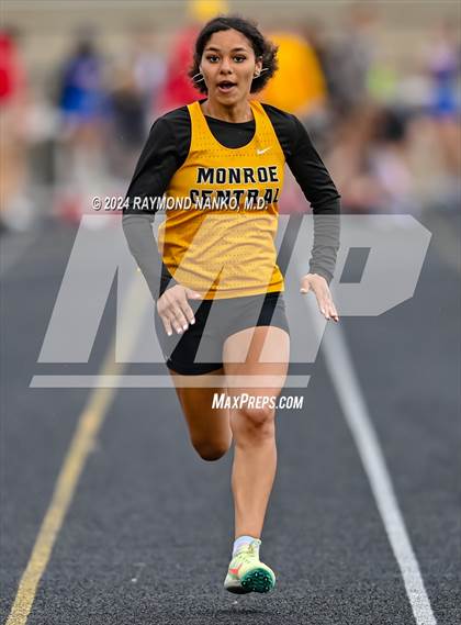 Thumbnail 1 in IHSAA Delta Sectionals (100 Meter)  photogallery.