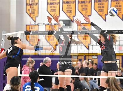 Thumbnail 1 in Mater Dei vs. Timpview (Durango Fall Classic) photogallery.