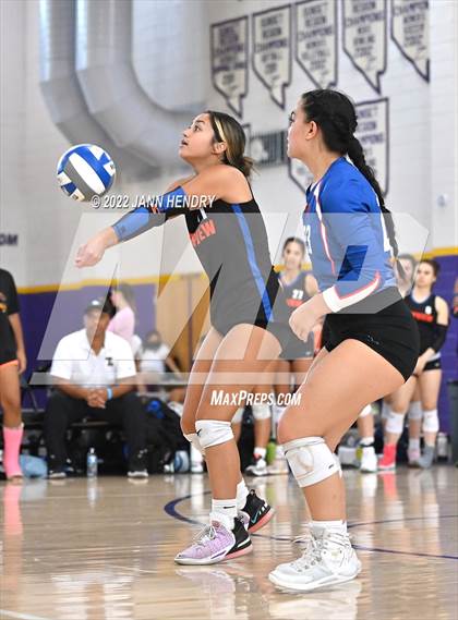Thumbnail 1 in Mater Dei vs. Timpview (Durango Fall Classic) photogallery.