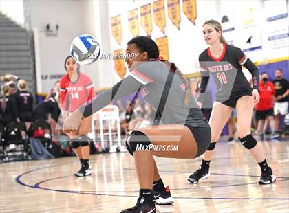 Thumbnail 2 in Mater Dei vs. Timpview (Durango Fall Classic) photogallery.