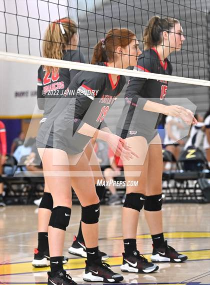Thumbnail 1 in Mater Dei vs. Timpview (Durango Fall Classic) photogallery.