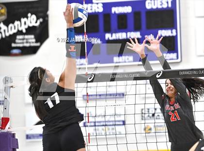 Thumbnail 2 in Mater Dei vs. Timpview (Durango Fall Classic) photogallery.
