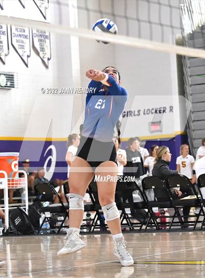 Thumbnail 3 in Mater Dei vs. Timpview (Durango Fall Classic) photogallery.