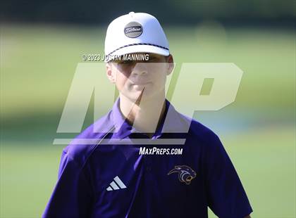 Thumbnail 1 in AAA 3A Class 5 District Playoff photogallery.