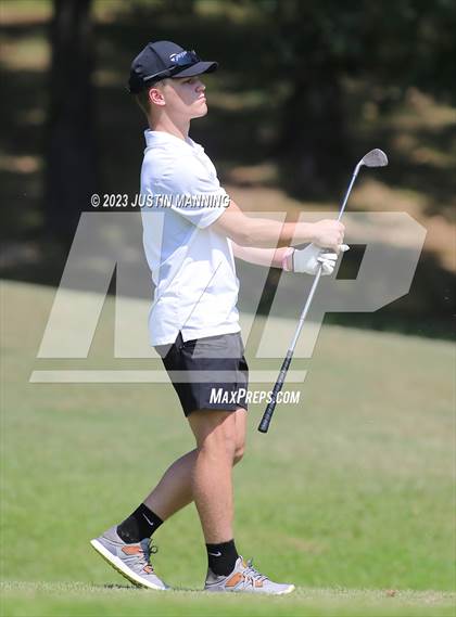 Thumbnail 1 in AAA 3A Class 5 District Playoff photogallery.