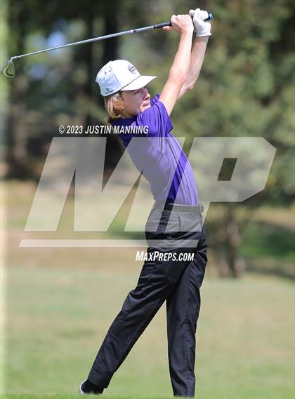 Thumbnail 1 in AAA 3A Class 5 District Playoff photogallery.