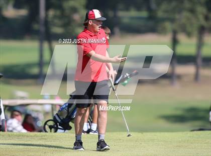 Thumbnail 2 in AAA 3A Class 5 District Playoff photogallery.
