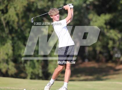 Thumbnail 2 in AAA 3A Class 5 District Playoff photogallery.
