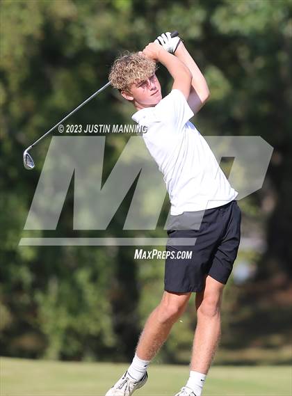 Thumbnail 3 in AAA 3A Class 5 District Playoff photogallery.