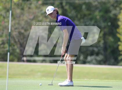 Thumbnail 2 in AAA 3A Class 5 District Playoff photogallery.