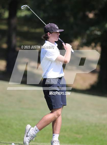 Thumbnail 3 in AAA 3A Class 5 District Playoff photogallery.