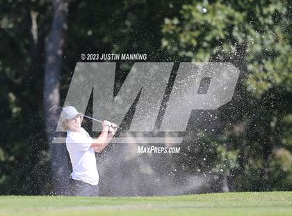 Thumbnail 2 in AAA 3A Class 5 District Playoff photogallery.
