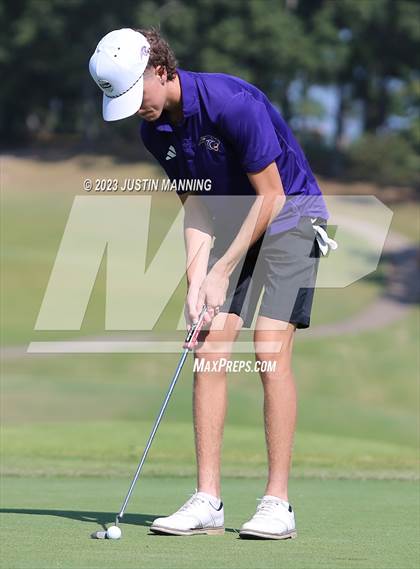 Thumbnail 2 in AAA 3A Class 5 District Playoff photogallery.