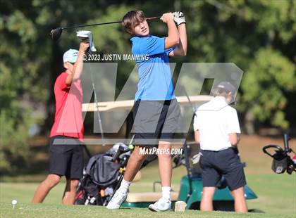 Thumbnail 2 in AAA 3A Class 5 District Playoff photogallery.