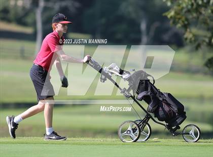 Thumbnail 2 in AAA 3A Class 5 District Playoff photogallery.