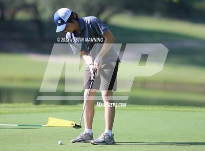 Thumbnail 1 in AAA 3A Class 5 District Playoff photogallery.