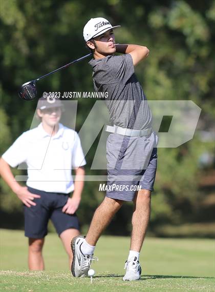 Thumbnail 3 in AAA 3A Class 5 District Playoff photogallery.