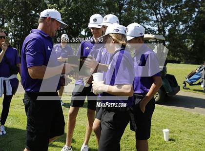 Thumbnail 1 in AAA 3A Class 5 District Playoff photogallery.