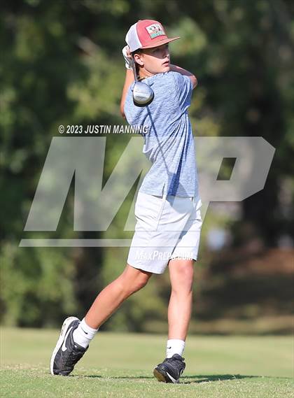 Thumbnail 1 in AAA 3A Class 5 District Playoff photogallery.
