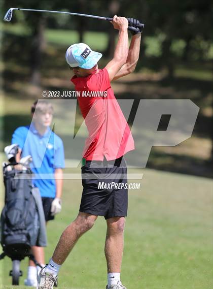 Thumbnail 2 in AAA 3A Class 5 District Playoff photogallery.
