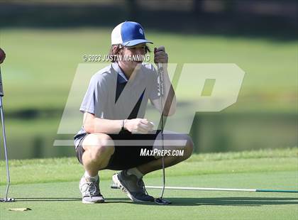 Thumbnail 3 in AAA 3A Class 5 District Playoff photogallery.