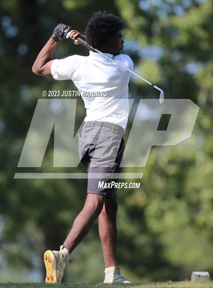 Thumbnail 1 in AAA 3A Class 5 District Playoff photogallery.