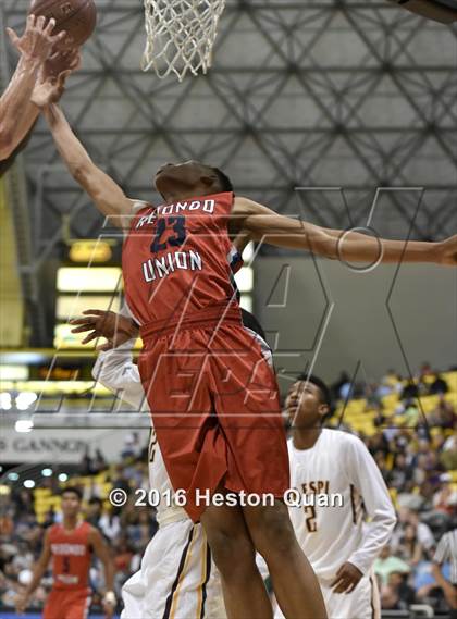 Thumbnail 2 in Crespi vs. Redondo Union (CIF SoCal Regional D1 Final) photogallery.