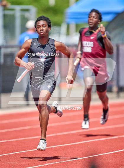 Thumbnail 1 in Lake Houston Conquerors Invitational (4x200M) photogallery.