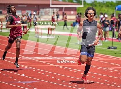 Thumbnail 2 in Lake Houston Conquerors Invitational (4x200M) photogallery.