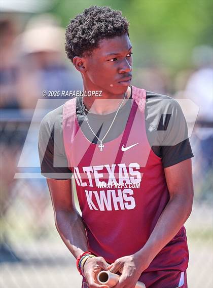 Thumbnail 3 in Lake Houston Conquerors Invitational (4x200M) photogallery.