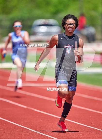 Thumbnail 2 in Lake Houston Conquerors Invitational (4x200M) photogallery.