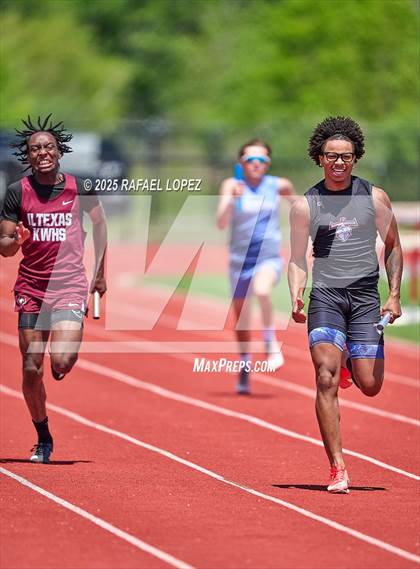Thumbnail 1 in Lake Houston Conquerors Invitational (4x200M) photogallery.