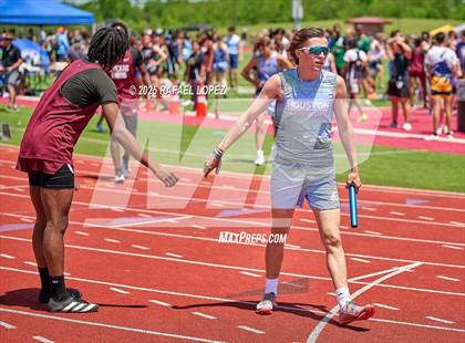 Thumbnail 2 in Lake Houston Conquerors Invitational (4x200M) photogallery.