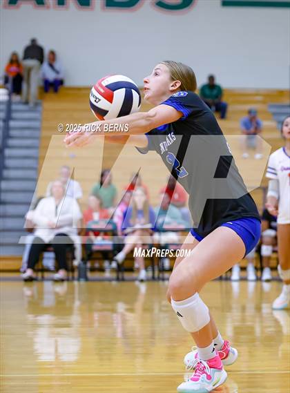 Thumbnail 3 in The Woodlands vs Grand Oaks photogallery.