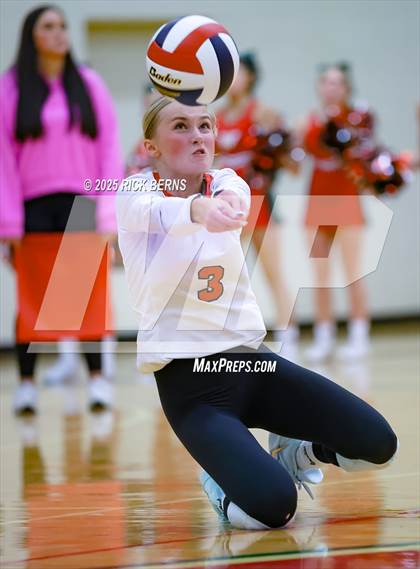 Thumbnail 2 in The Woodlands vs Grand Oaks photogallery.